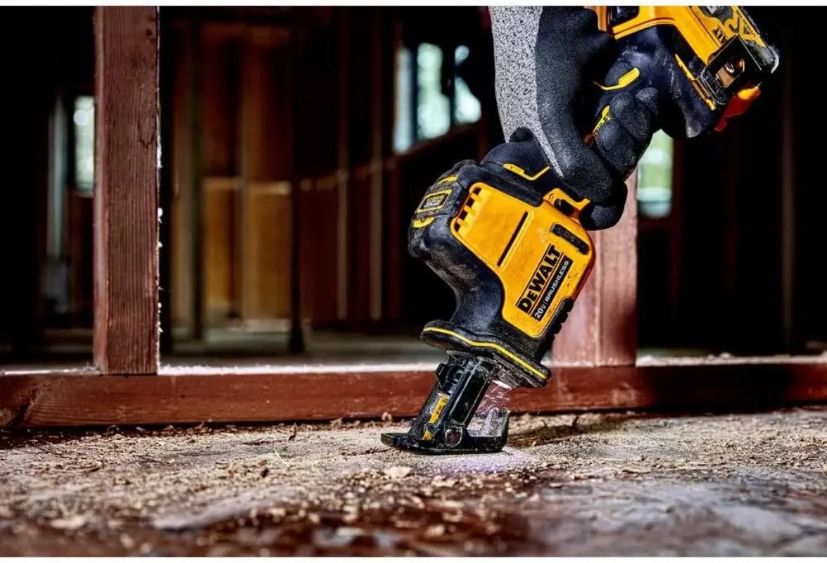 منشار دوار DEWALT DCS369 بقوة  - مراجعة Metal Saw Reciprocating وسعره